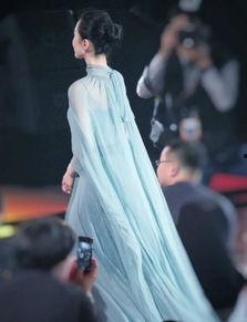 圈内爆料杨幂仪态,展现女神风范  第3张